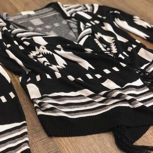 Umgee Size Small Black and White Tribal Cardigan Boho Western Jacket Wester